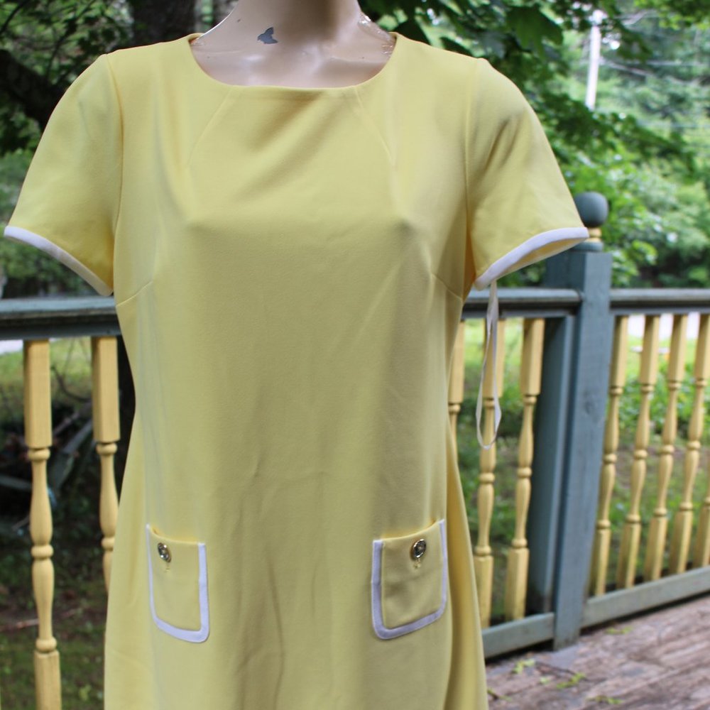NWT Tommy Hilfiger Bright Yellow Beautiful Dress Sz 10